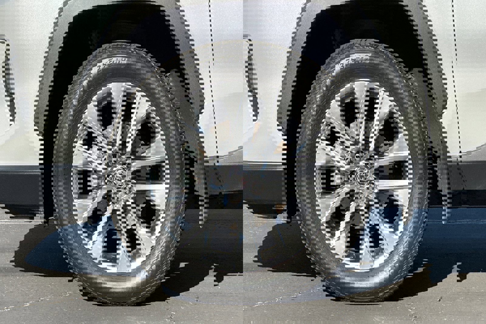 Used 2023 Toyota RAV4 Limited image 26