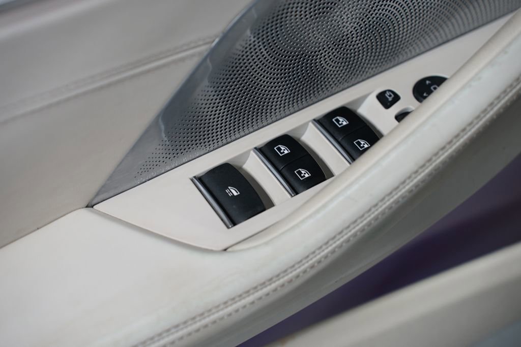 Used 2019 BMW M850i xDrive Convertible image 32