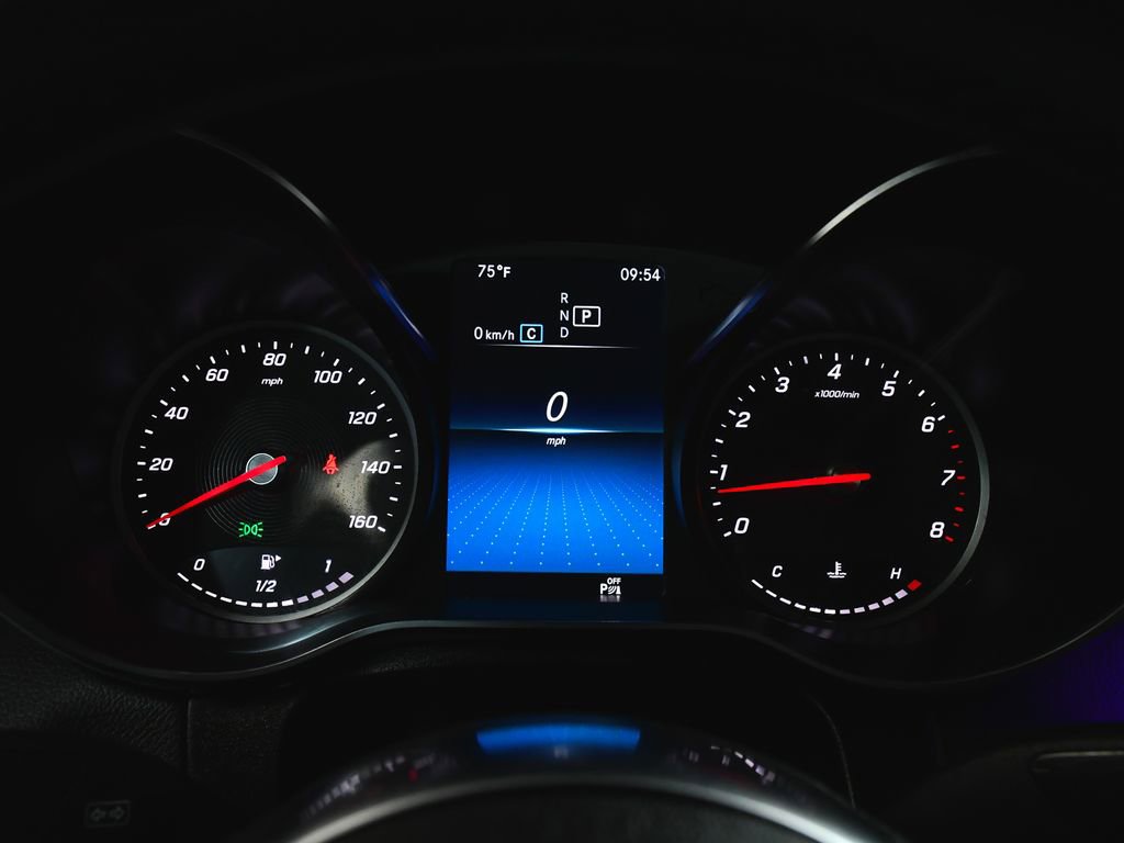 Used 2022 Mercedes-Benz GLC 300 4MATIC Coupe image 37