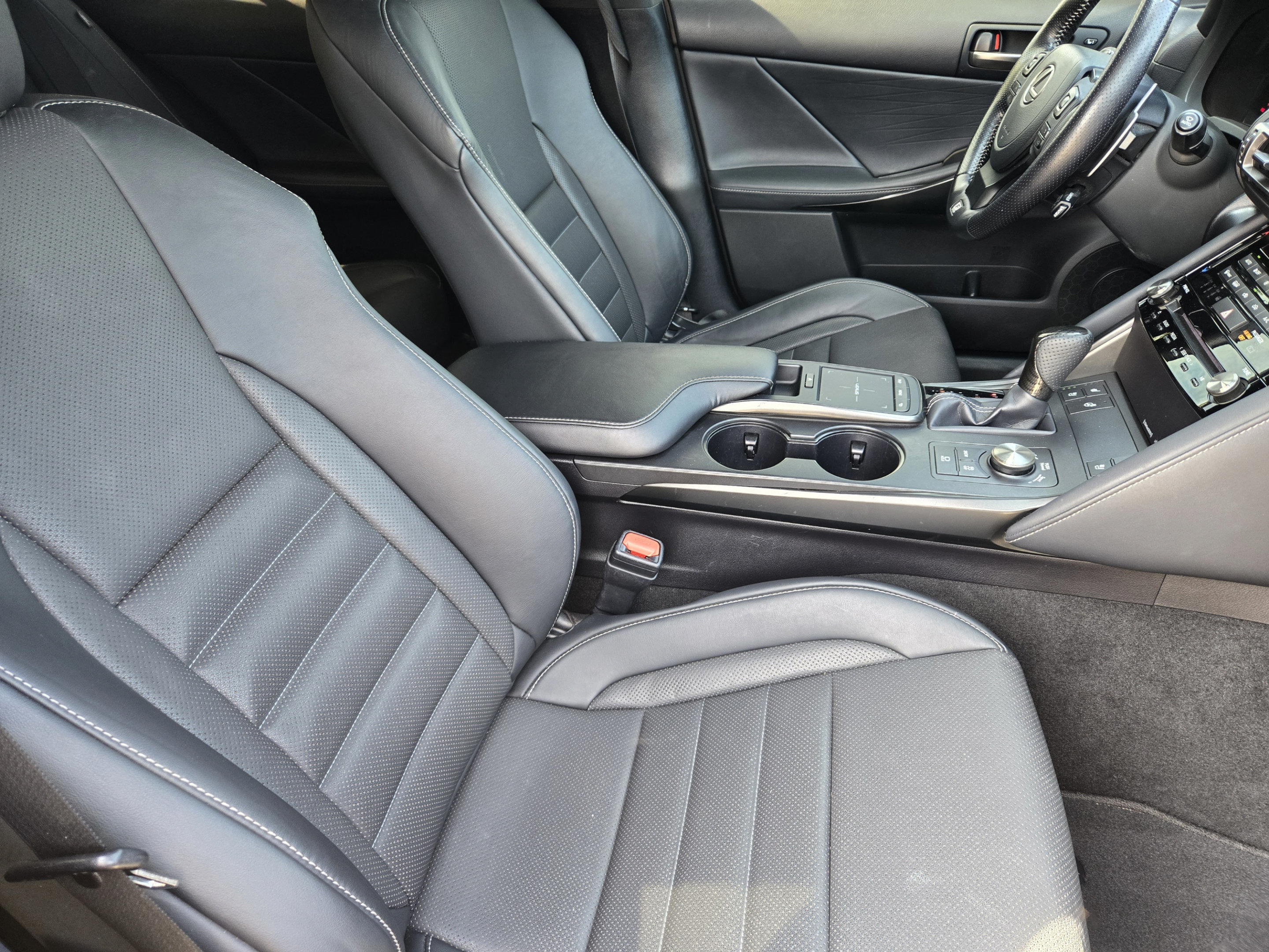 Certified 2022 Lexus IS 350 F Sport w/ Navigation Package RWD image 11