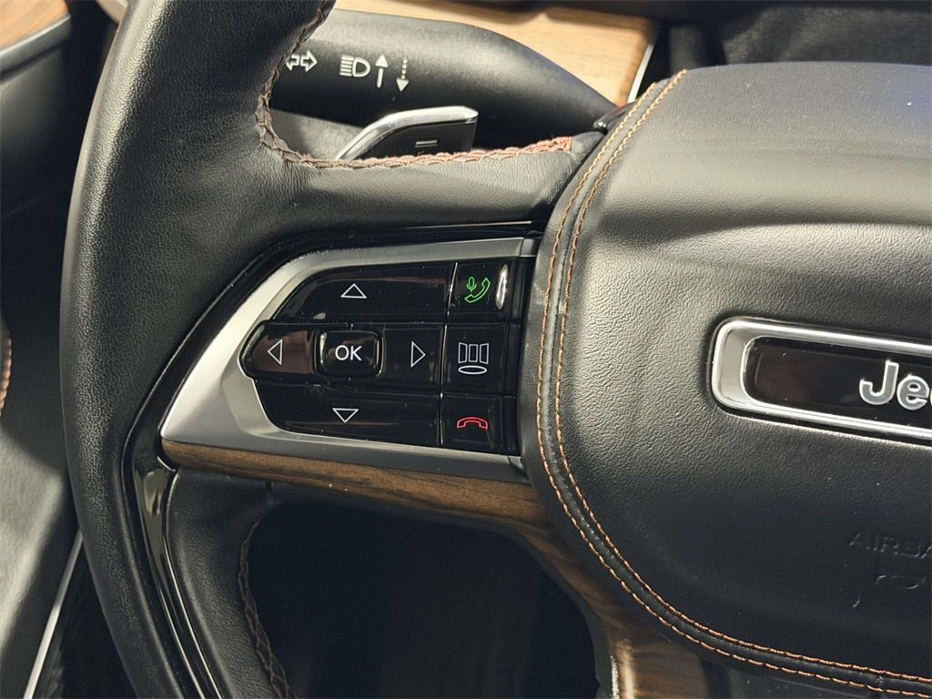 Certified 2022 Jeep Grand Cherokee Summit w/ Luxury Tech Group V image 19