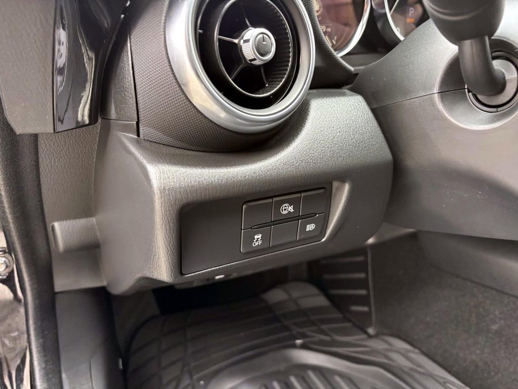 Used 2025 MAZDA MX-5 Miata RF Grand Touring image 14
