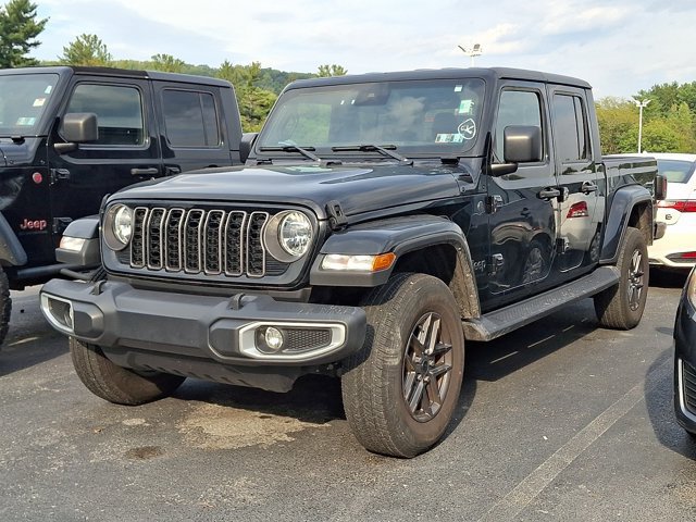 Certified 2024 Jeep Gladiator Sport AWD/4WD image 3