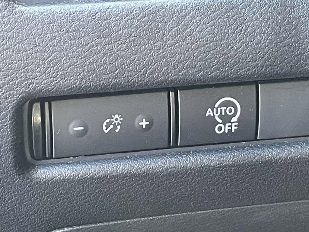 Used 2024 Nissan Rogue S image 16