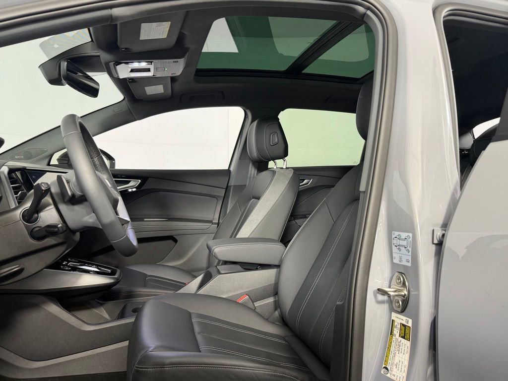 Used 2025 Audi Q4 e-tron Premium Plus w/ Premium Plus image 19