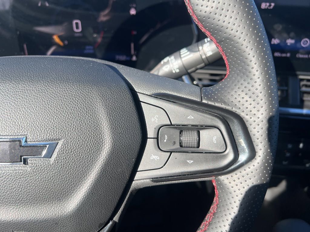 Used 2025 Chevrolet Trax RS w/ Driver Confidence Package image 17