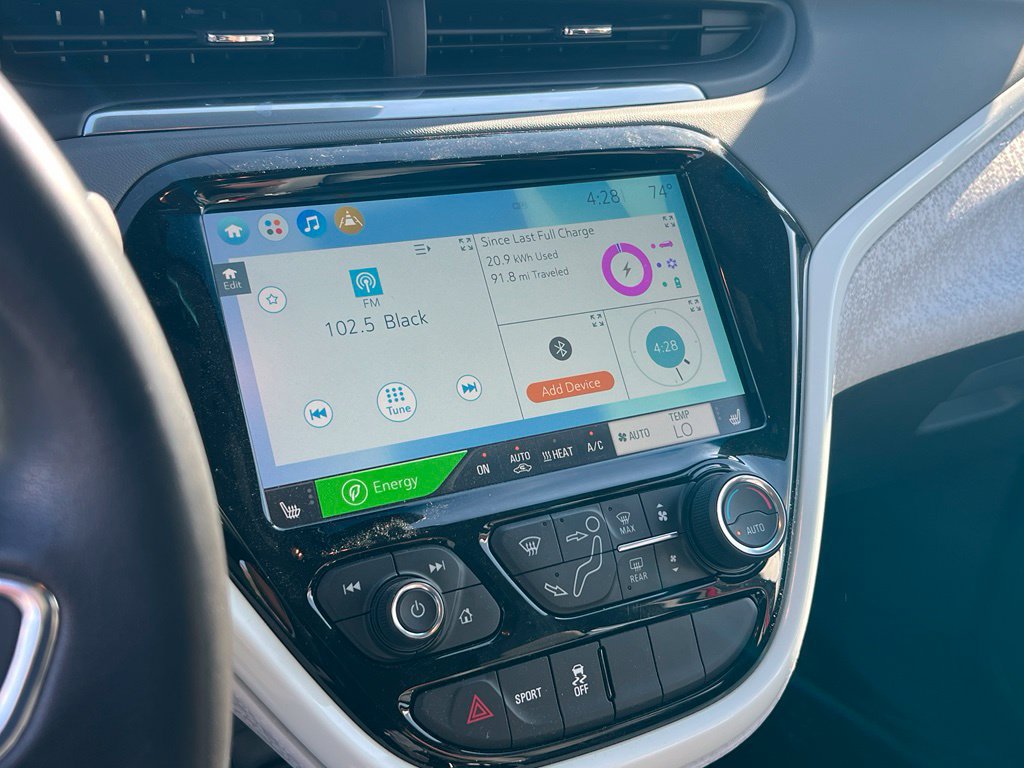 Used 2021 Chevrolet Bolt Premier w/ Infotainment Package FWD image 15