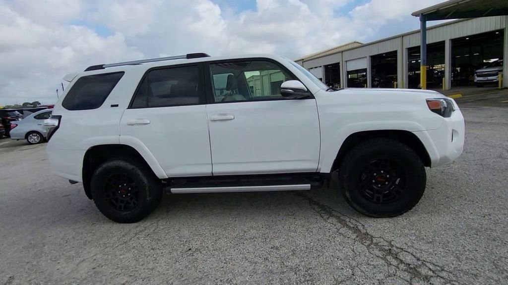 Used 2023 Toyota 4Runner SR5 Premium w/ Moonroof Package AWD/4WD image 9