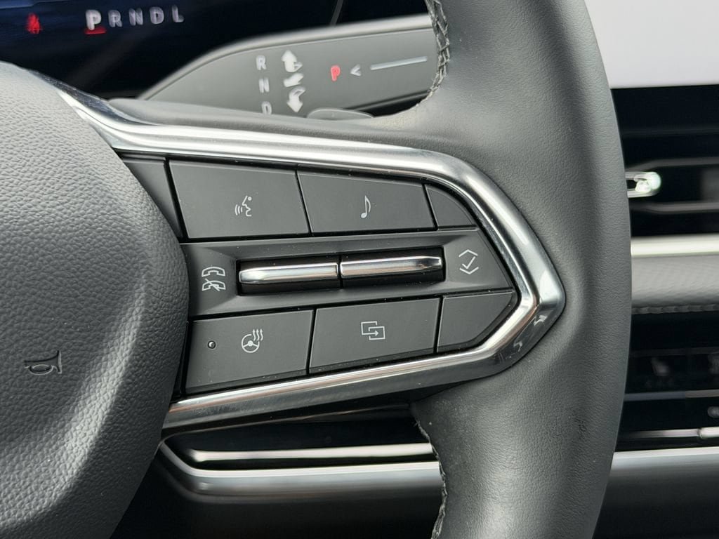 Used 2026 Chevrolet Equinox LT FWD image 33