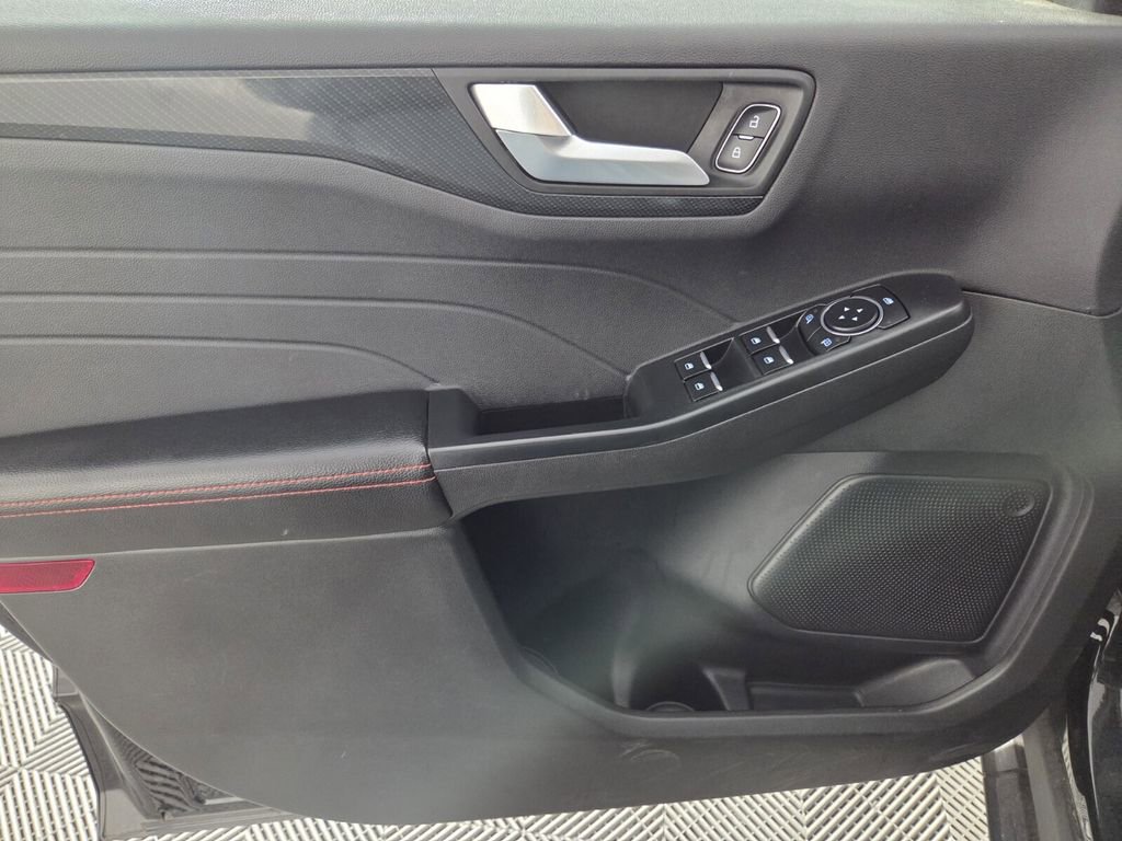 Used 2024 Ford Escape ST-Line image 32
