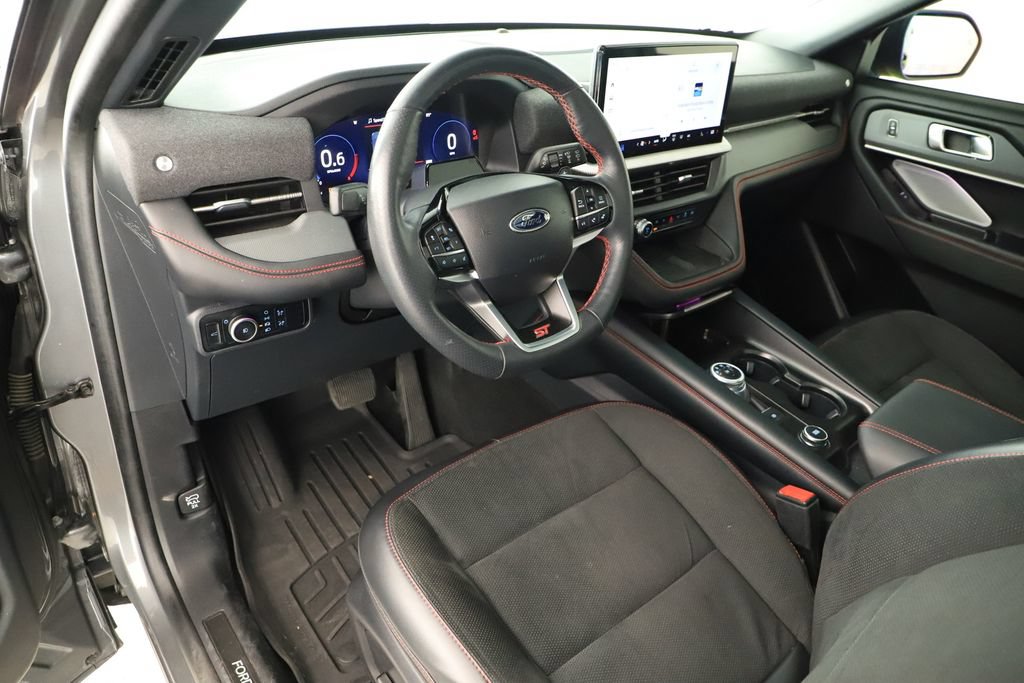 Used 2025 Ford Explorer ST AWD/4WD image 15