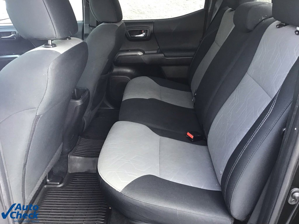 Used 2022 Toyota Tacoma TRD Off-Road image 12