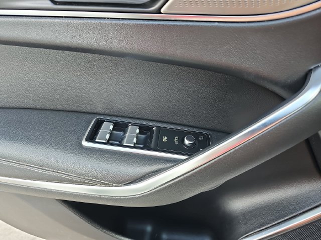 Used 2024 Jaguar F-PACE R-Dynamic S AWD/4WD image 33