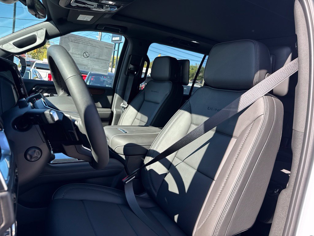 New 2026 GMC Yukon XL Denali w/ Advanced Technology Package AWD/4WD image 17