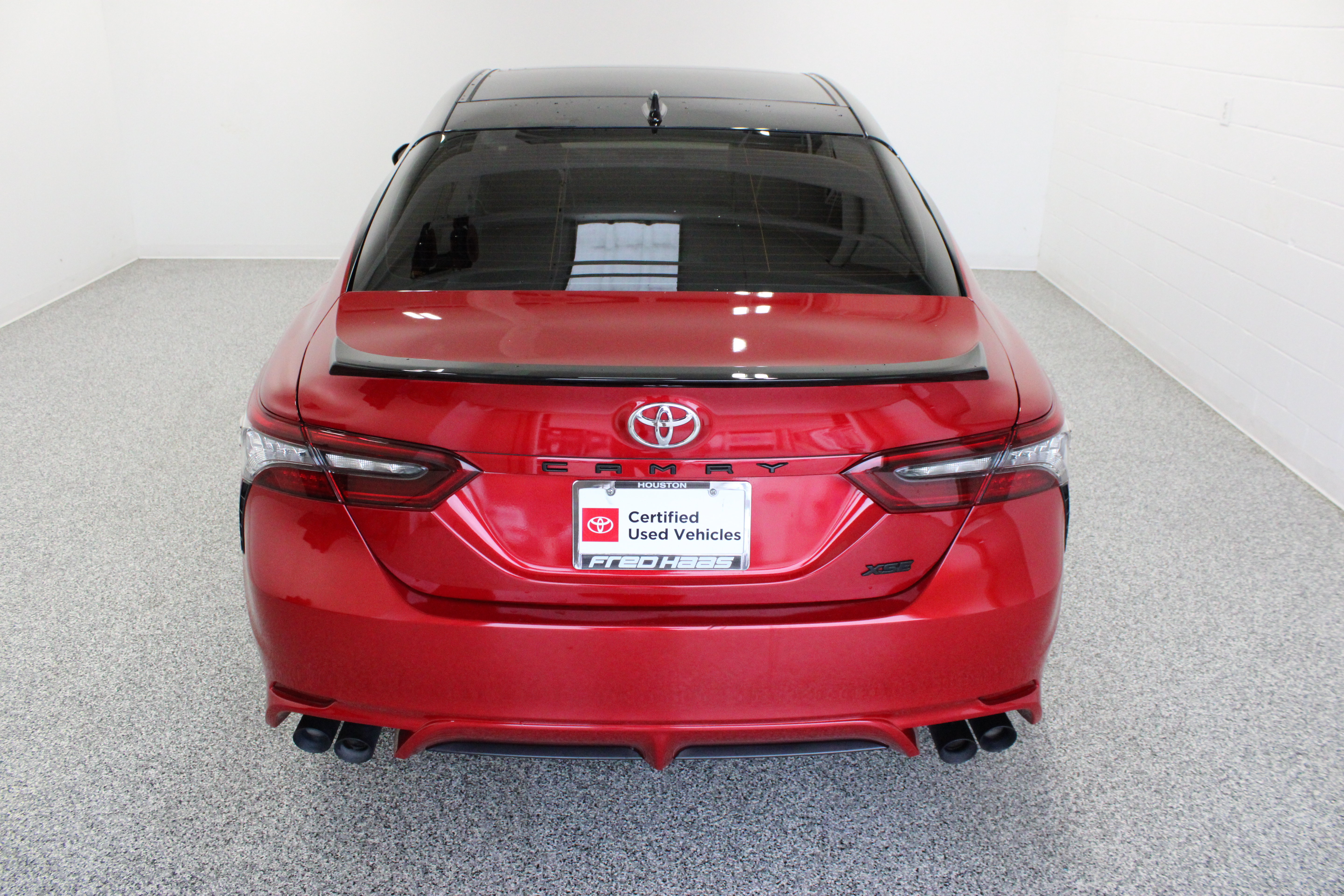 Used 2024 Toyota Camry XSE FWD image 8