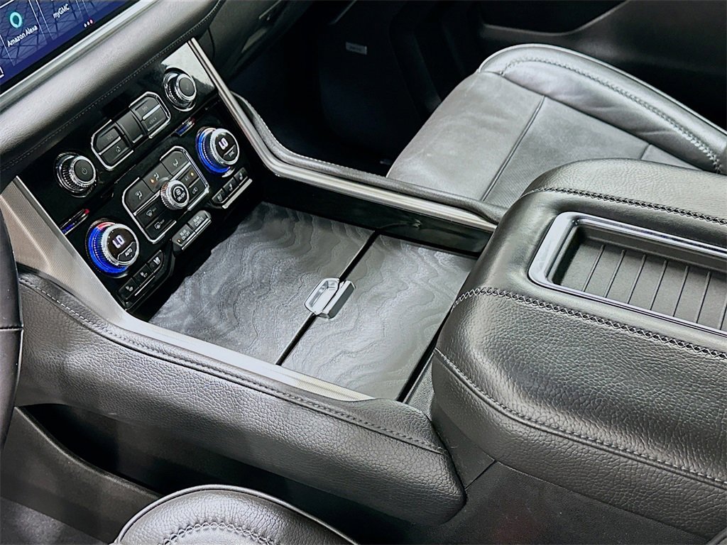 Used 2022 GMC Yukon Denali image 16