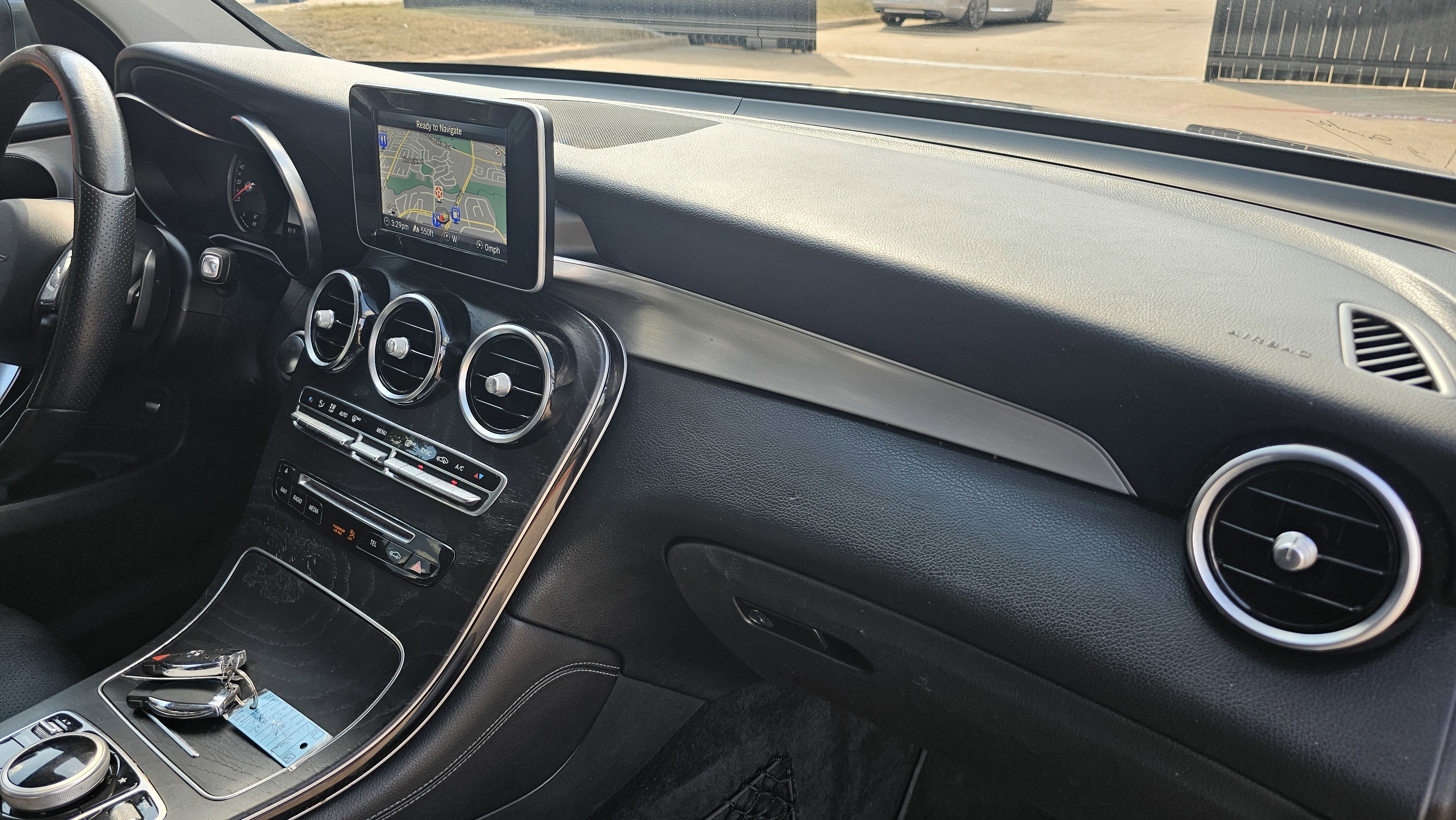 Used 2019 Mercedes-Benz GLC 300 w/ Premium Package image 30