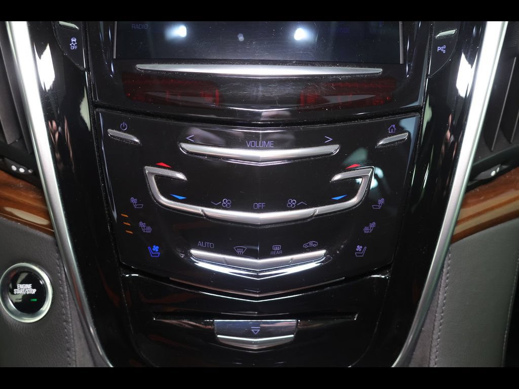 Certified 2020 Cadillac Escalade Luxury AWD/4WD image 16