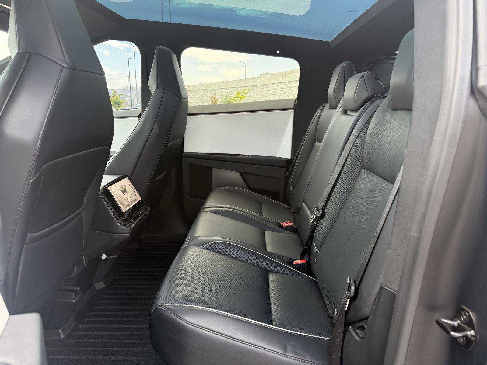 Used 2024 Tesla Cybertruck AWD Crew Cab image 16