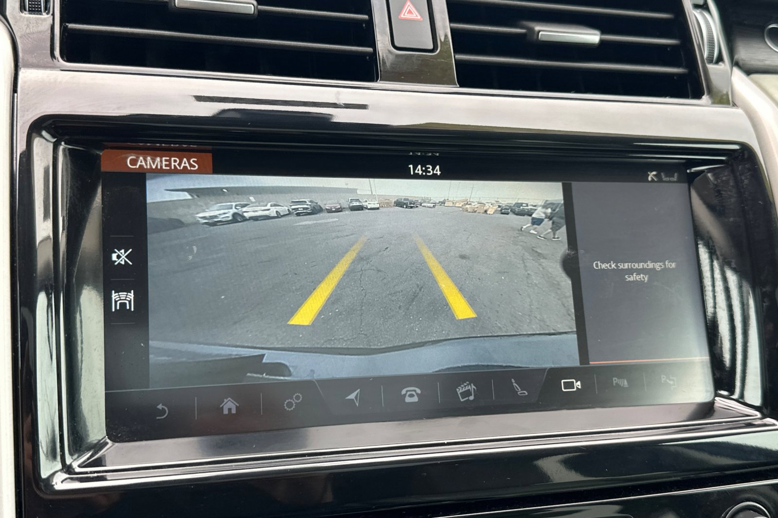 Used 2020 Land Rover Discovery HSE Luxury image 21