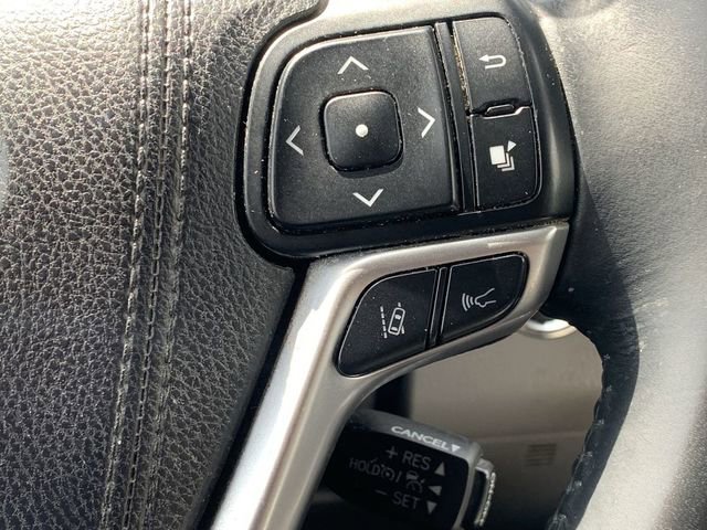 Used 2017 Toyota Highlander Limited FWD image 29