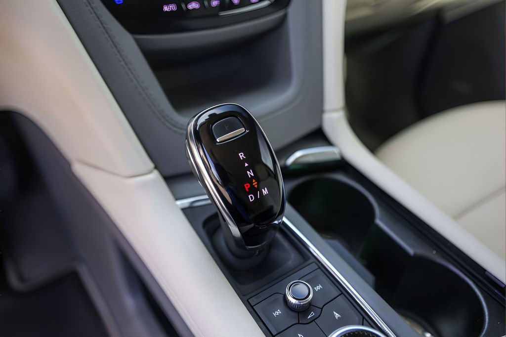 Certified 2024 Cadillac XT5 Premium Luxury w/ Technology Package FWD image 20