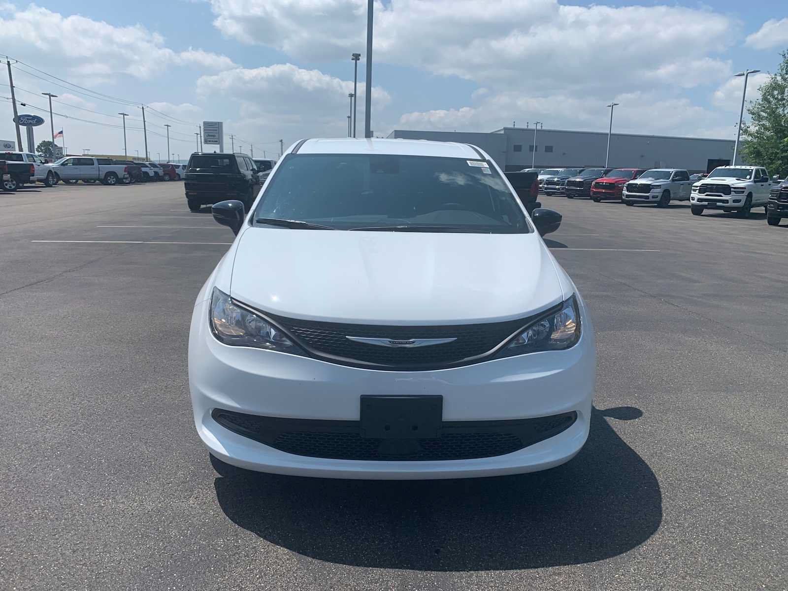 New 2027 Chrysler Pacifica LX FWD image 2