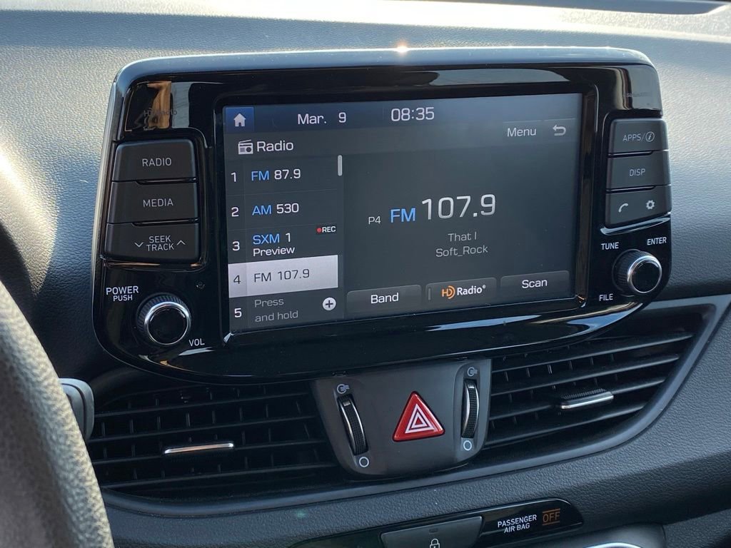 Used 2020 Hyundai Elantra GT image 11