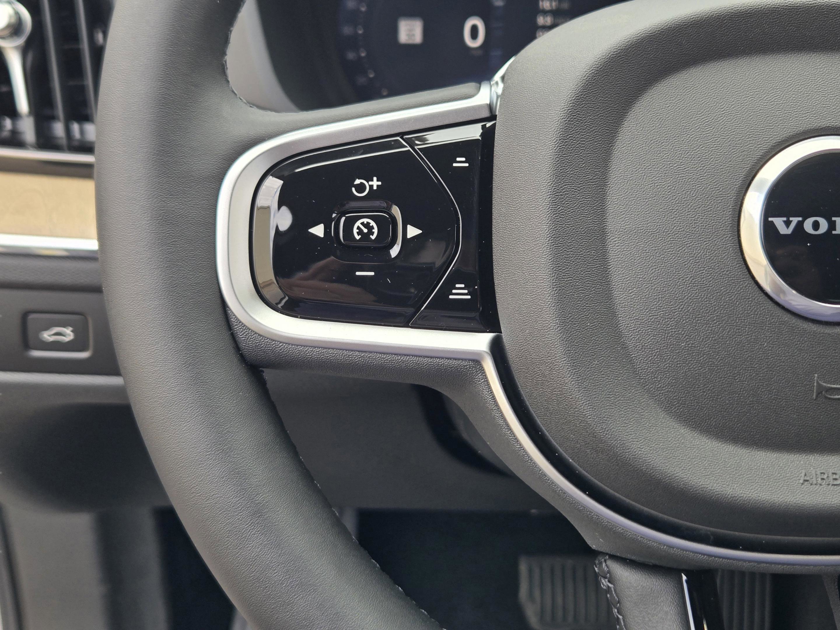 New 2026 Volvo XC60 B5 Plus w/ Protection Package Premier image 24