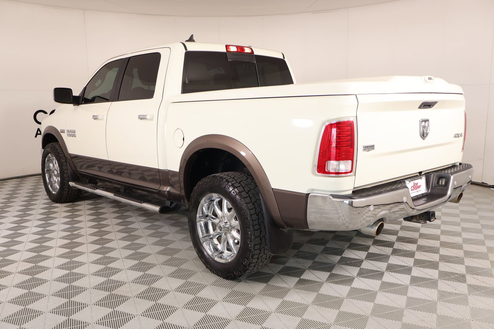 Used 2018 RAM 1500 Laramie w/ Convenience Group AWD/4WD image 23