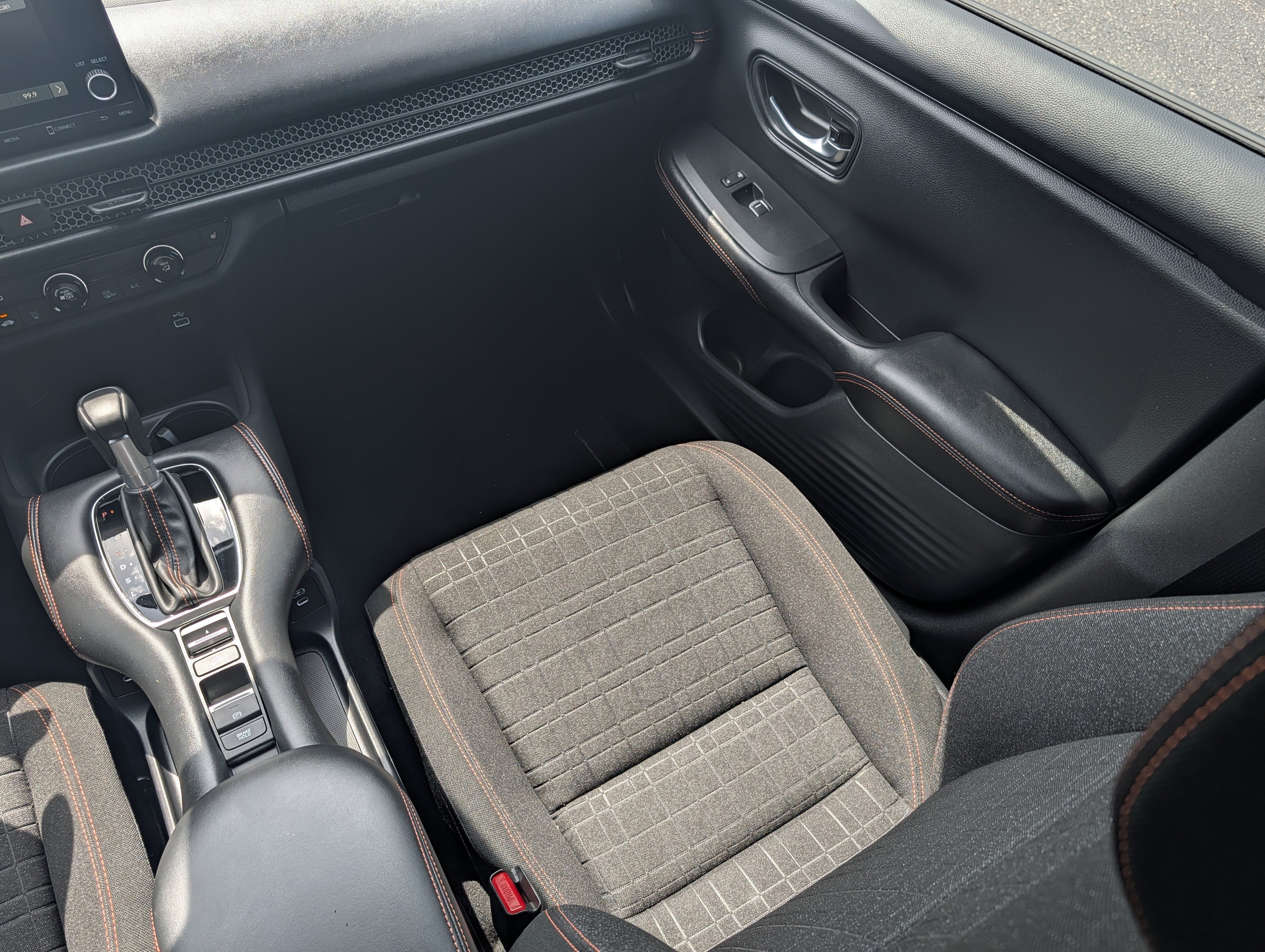 Used 2024 Honda HR-V Sport image 11
