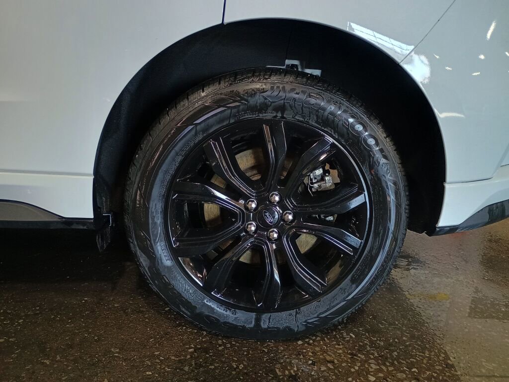 Used 2022 Ford Edge SE w/ Black Appearance Package image 29