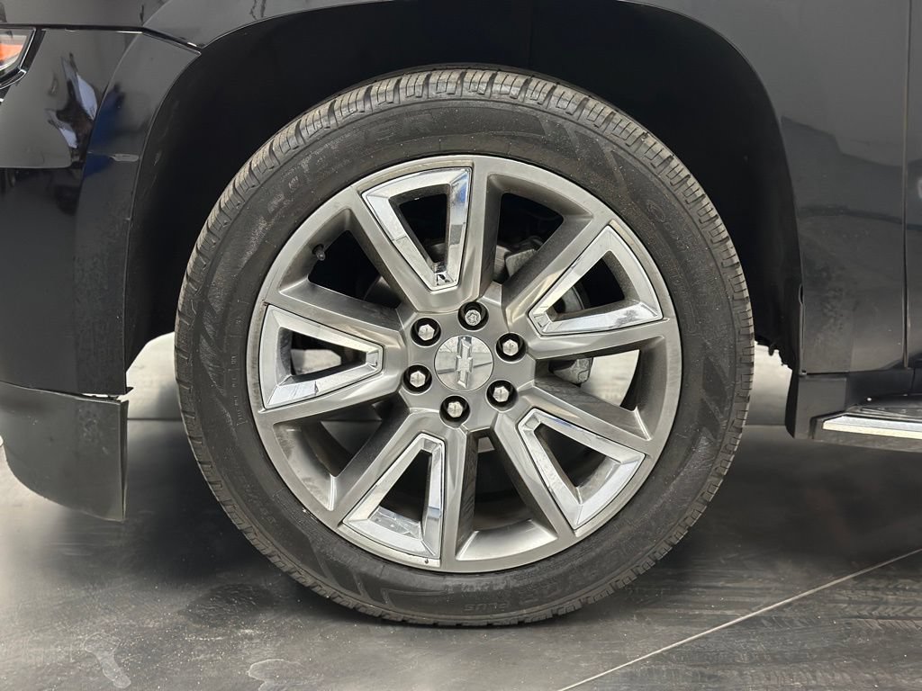 Used 2017 Chevrolet Suburban Premier RWD image 28