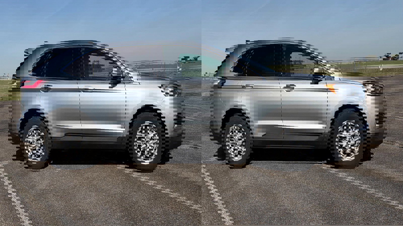 Certified 2024 Ford Edge SEL w/ Convenience Package image 2