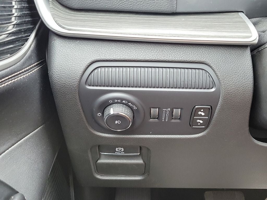 Used 2024 Jeep Wagoneer Series II w/ Flexible Seating Group RWD image 15