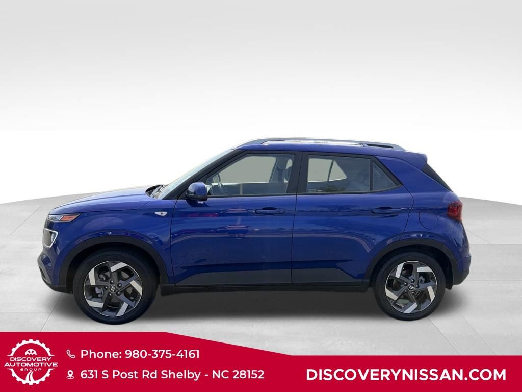 Used 2023 Hyundai Venue Limited image 2