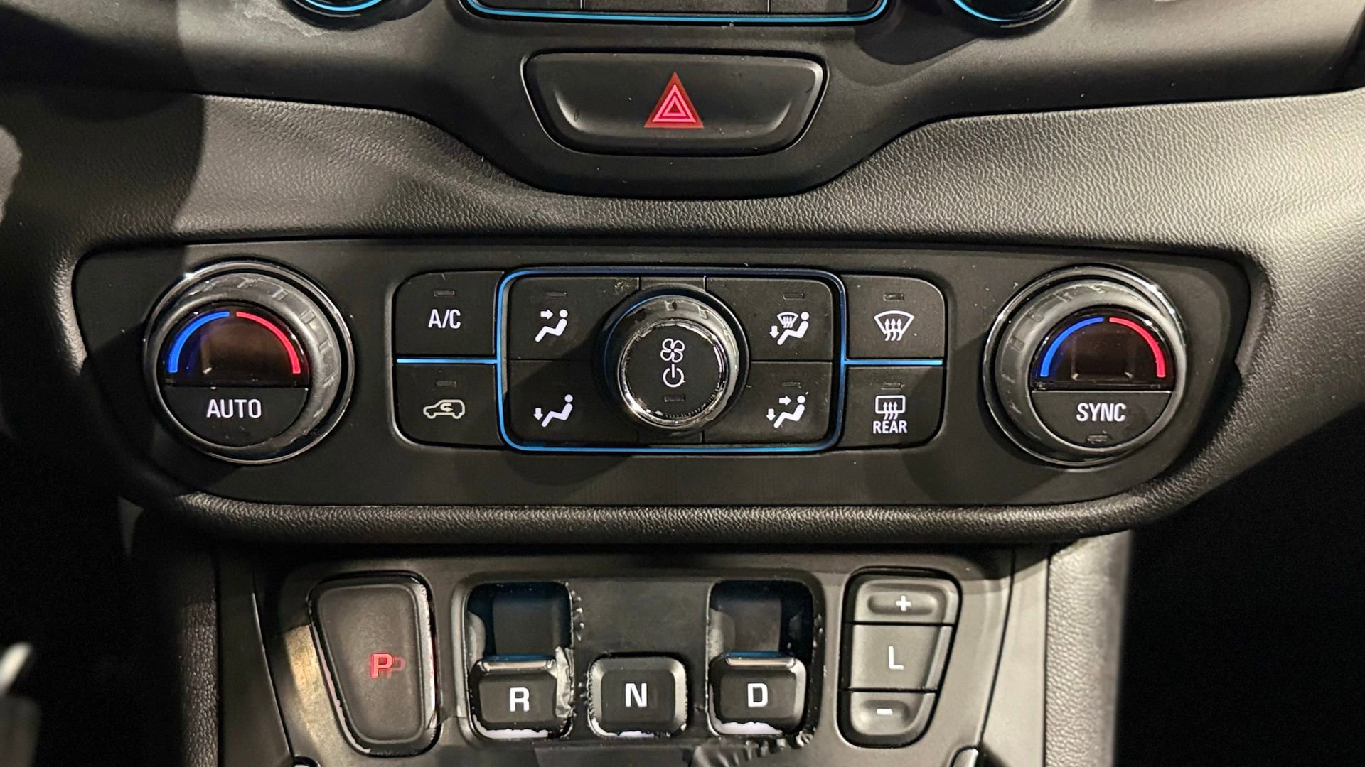 Used 2019 GMC Terrain Denali w/ Advanced Safety Package AWD/4WD image 78