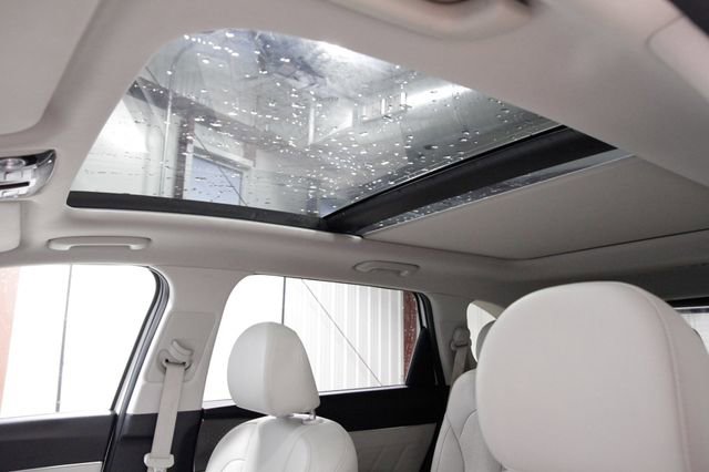 Used 2022 Kia Sorento SX Prestige w/ Panoramic Sunroof Package image 41