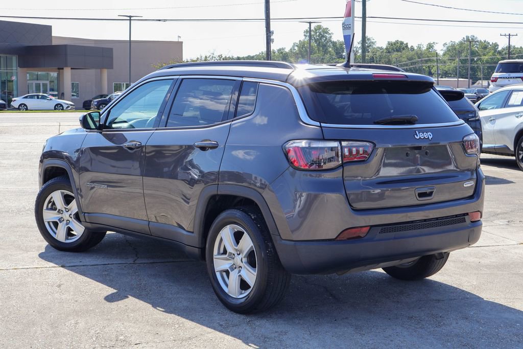 Used 2022 Jeep Compass Latitude FWD image 2