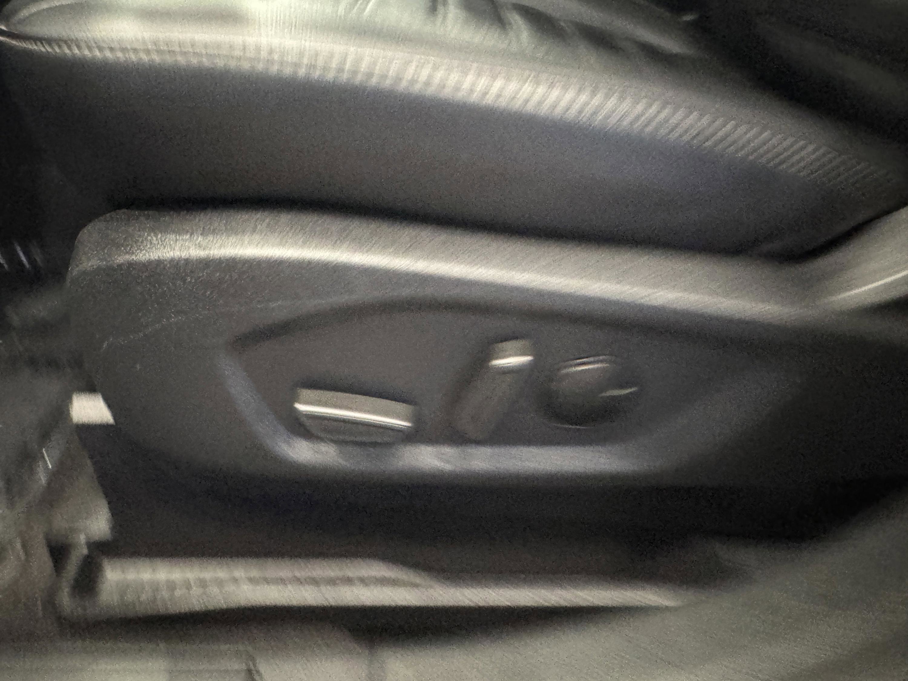 Used 2024 Ford Edge SEL image 17