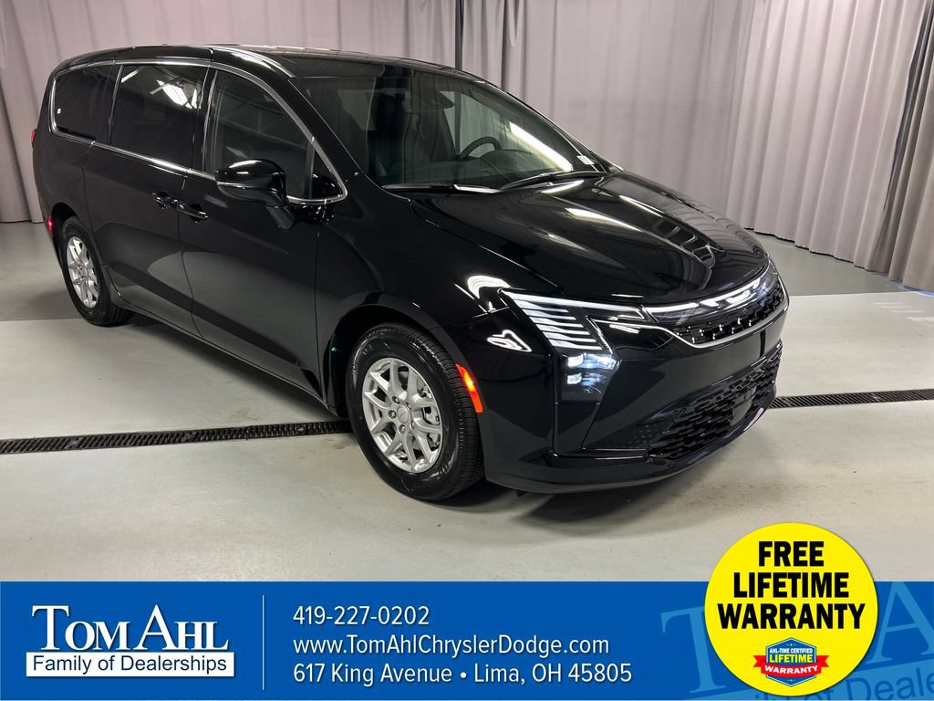 New 2027 Chrysler Pacifica Select w/ Family Tech Group FWD 360° Tour