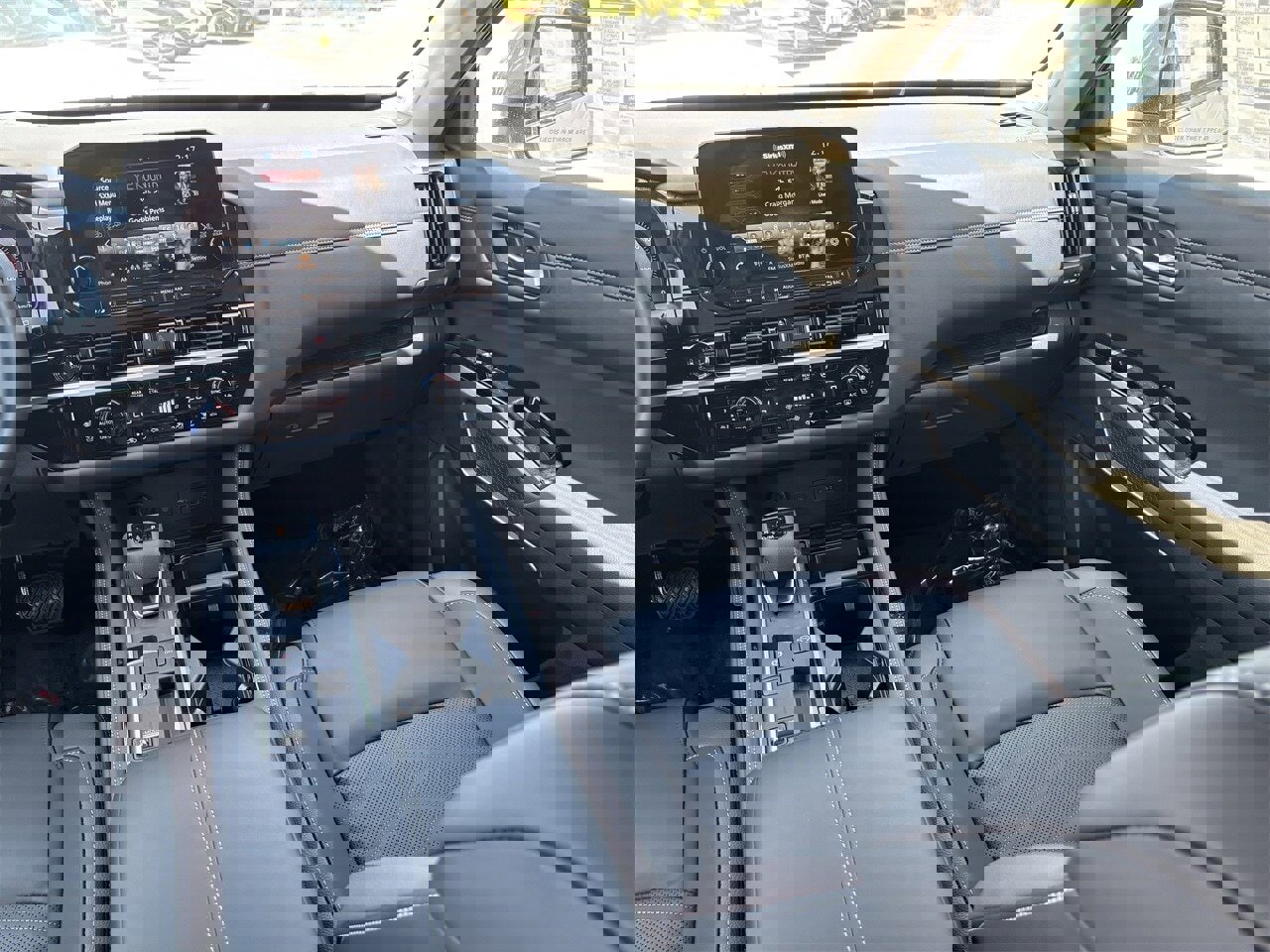 New 2025 Nissan Pathfinder Platinum w/ Cargo Package image 18