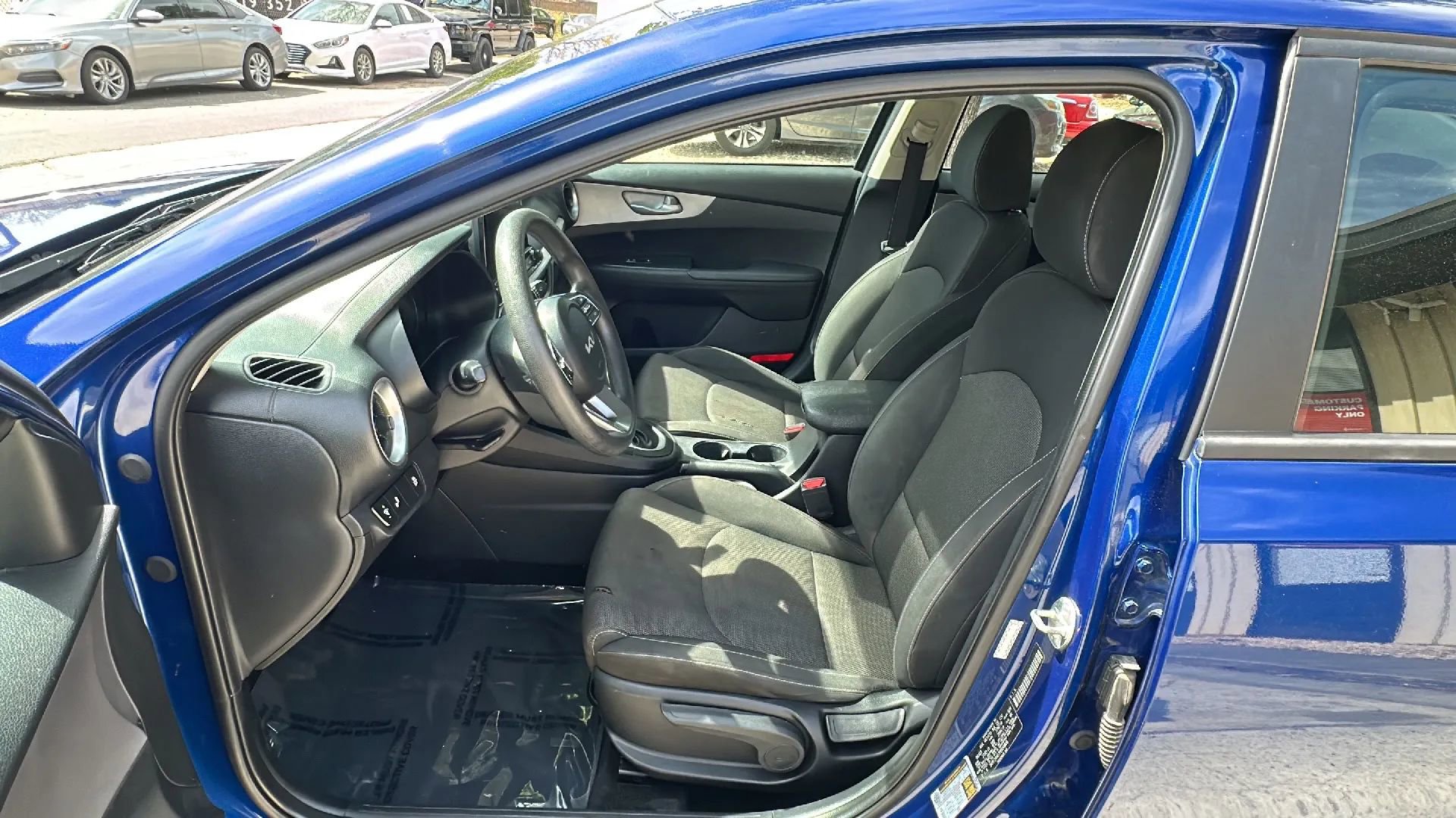 Used 2023 Kia Forte LXS w/ LXS Technology Package image 31