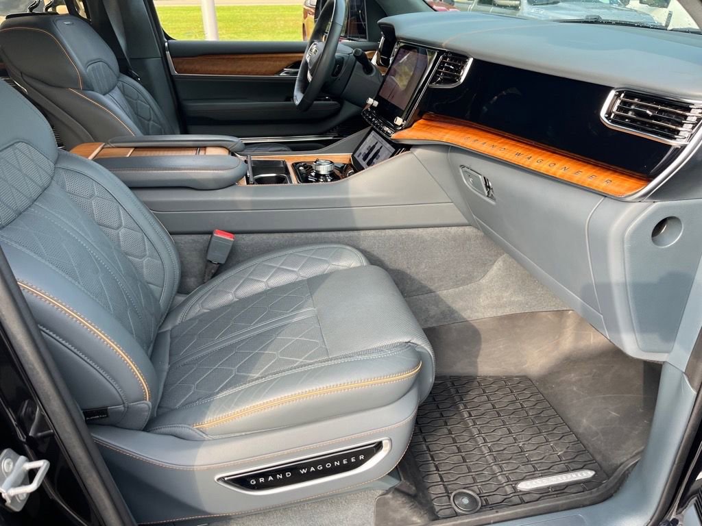 Used 2022 Jeep Grand Wagoneer Series III image 29
