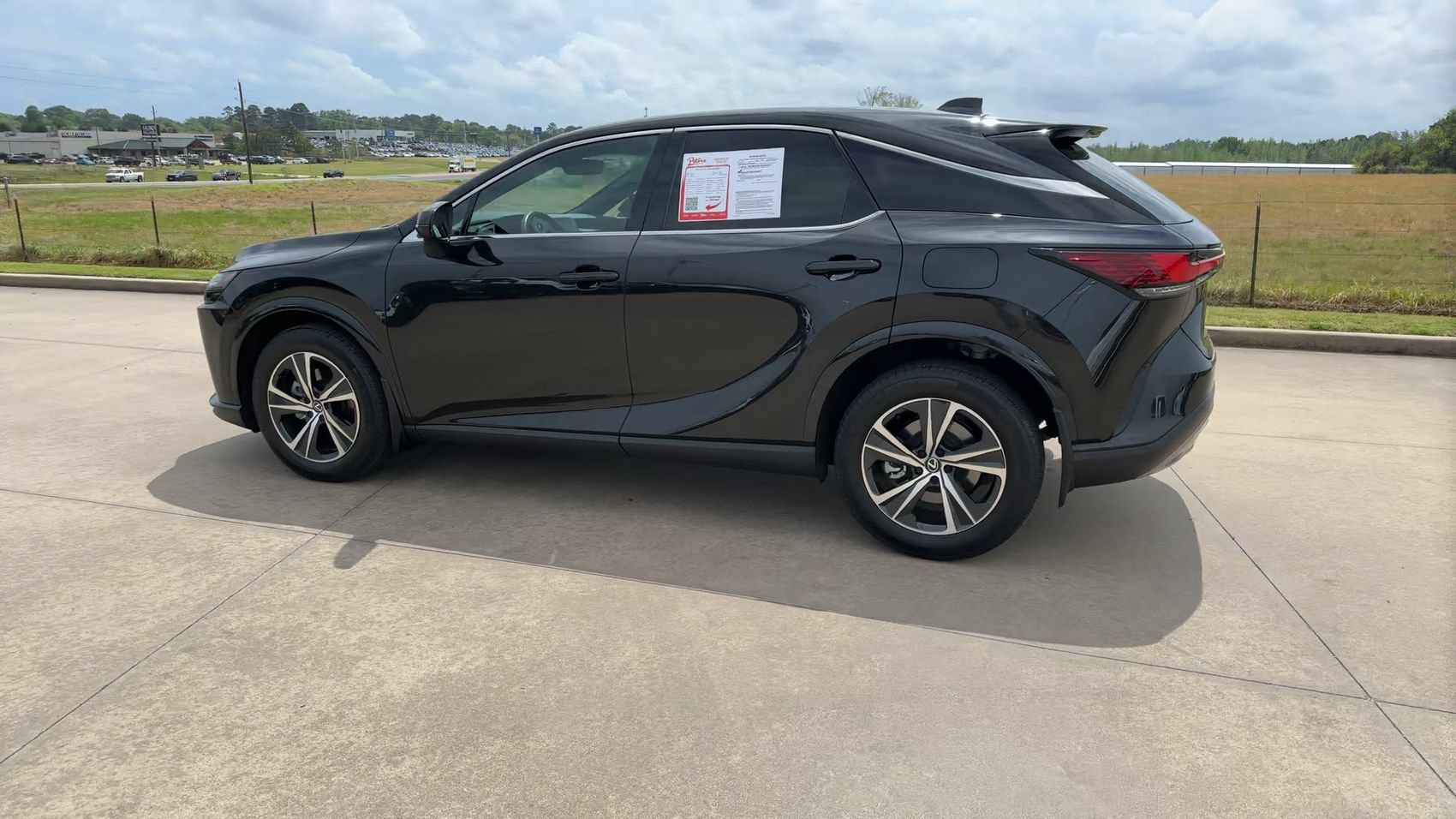 Used 2024 Lexus RX 350 FWD w/ Technology Package image 5