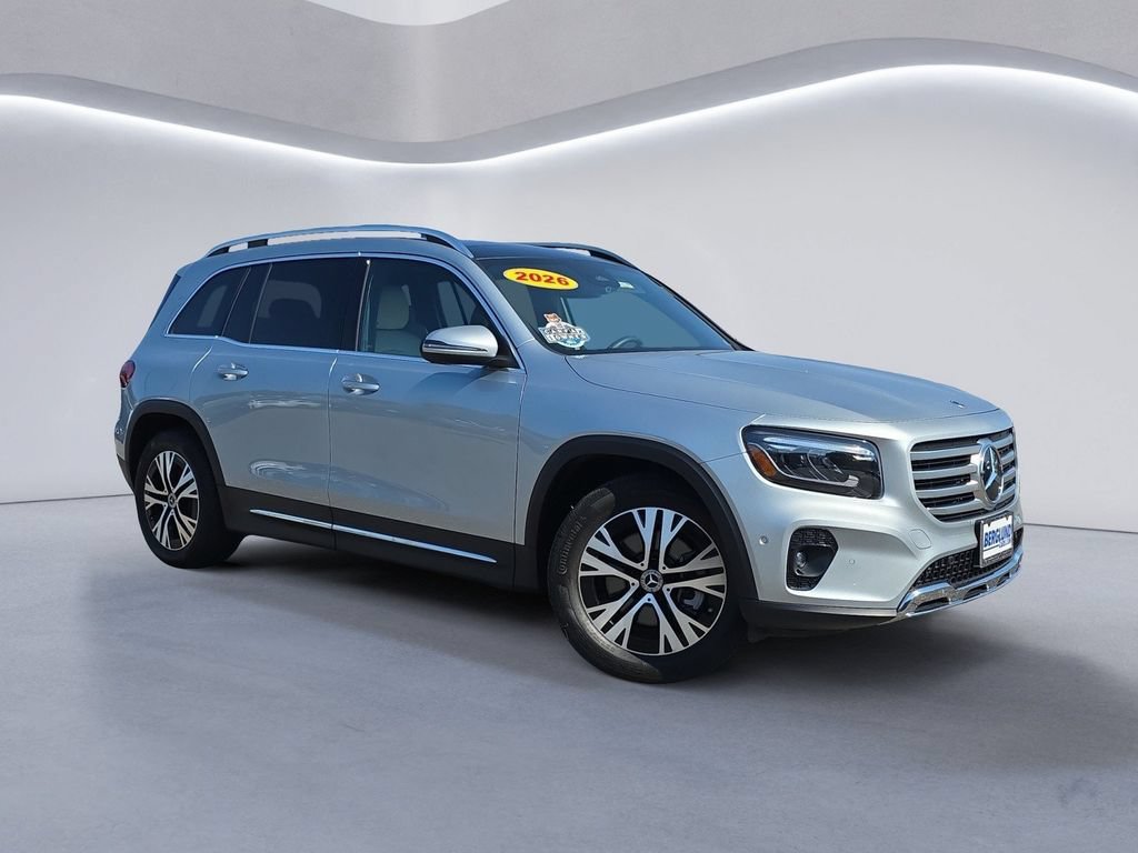 Used 2026 Mercedes-Benz GLB 250 4MATIC image 2