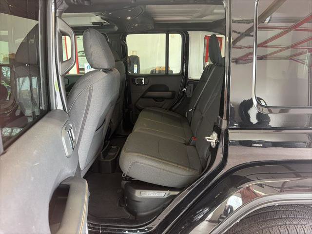 Certified 2025 Jeep Wrangler Unlimited Sahara AWD/4WD image 19