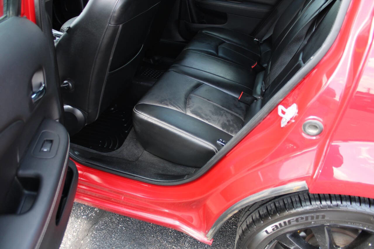 Used 2013 Dodge Avenger SXT w/ Blacktop Pkg FWD image 30
