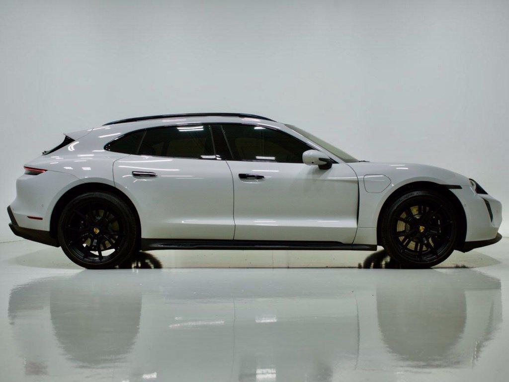 Used 2024 Porsche Taycan GTS AWD/4WD image 7