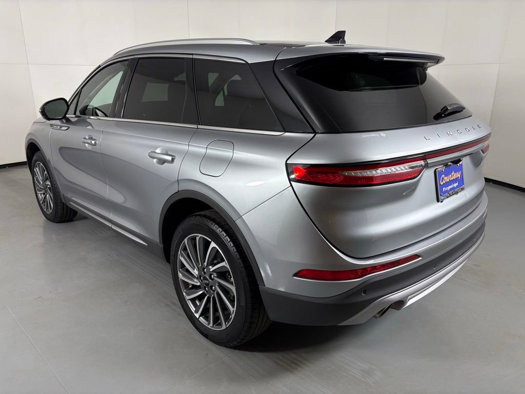 Used 2024 Lincoln Corsair Reserve w/ Equipment Group 201A image 8